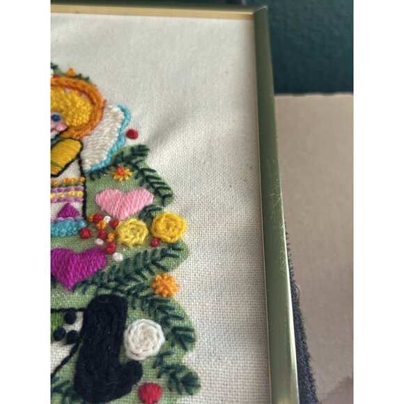 Vtg 70s Crewel Embroidery Christmas Wreath Fantasy Sunset Completed 16" Framed - Picture 12 of 12